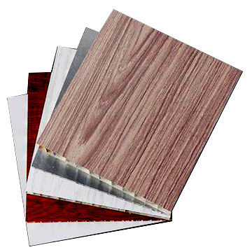 comprar Panel compuesto de panal de abeja de aluminio de 5 mm a 200 mm con revestimiento PVDF de color de madera online manufacture