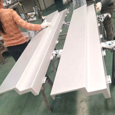 Pared de cortina impermeable a la temperatura Hoja de paneles metálicos ligera de 2 mm a 6 mm de espesor