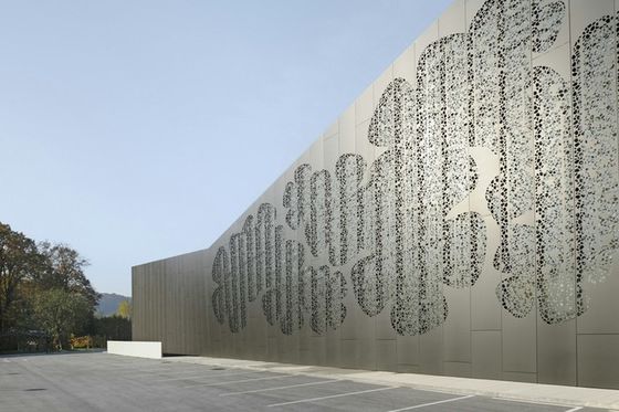 Diseños de tallado perforado decorativo materiales de construcción de aluminio panel de cortina de pared paneles metálicos