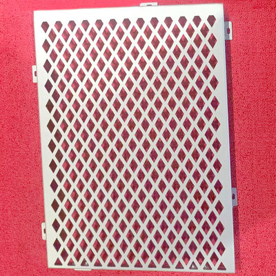 Panel de revestimiento de pared de aluminio perforado por máquina CNC con patrones personalizados para revestimiento y decoración de paredes de fachada