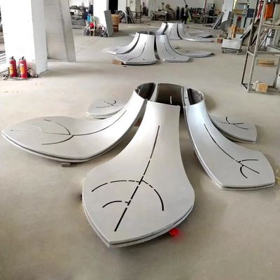 Panel de metal de aluminio hiperbólico personalizable para decoración de fachadas comerciales